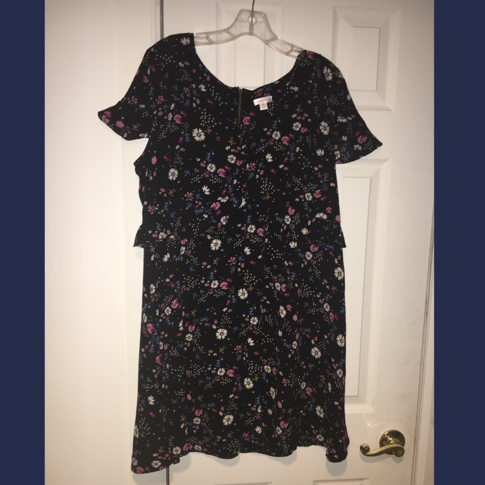 Flutter Sleeve Exposed Zipper Black Floral Dress